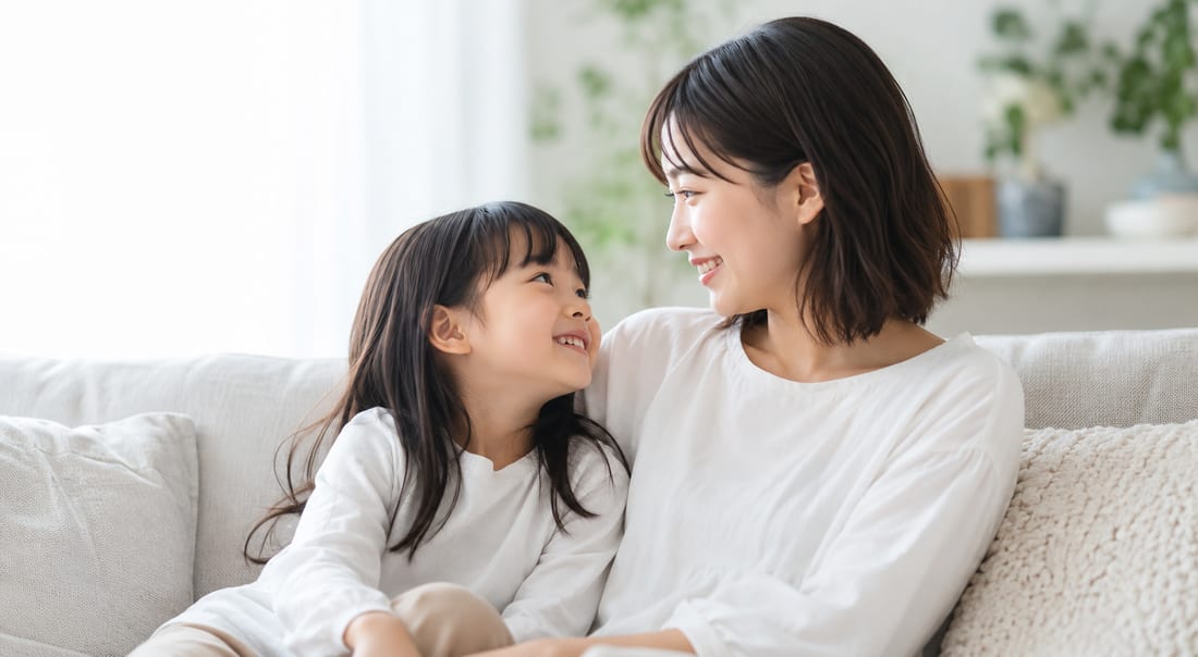 自己肯定感について親子で触れ合う様子